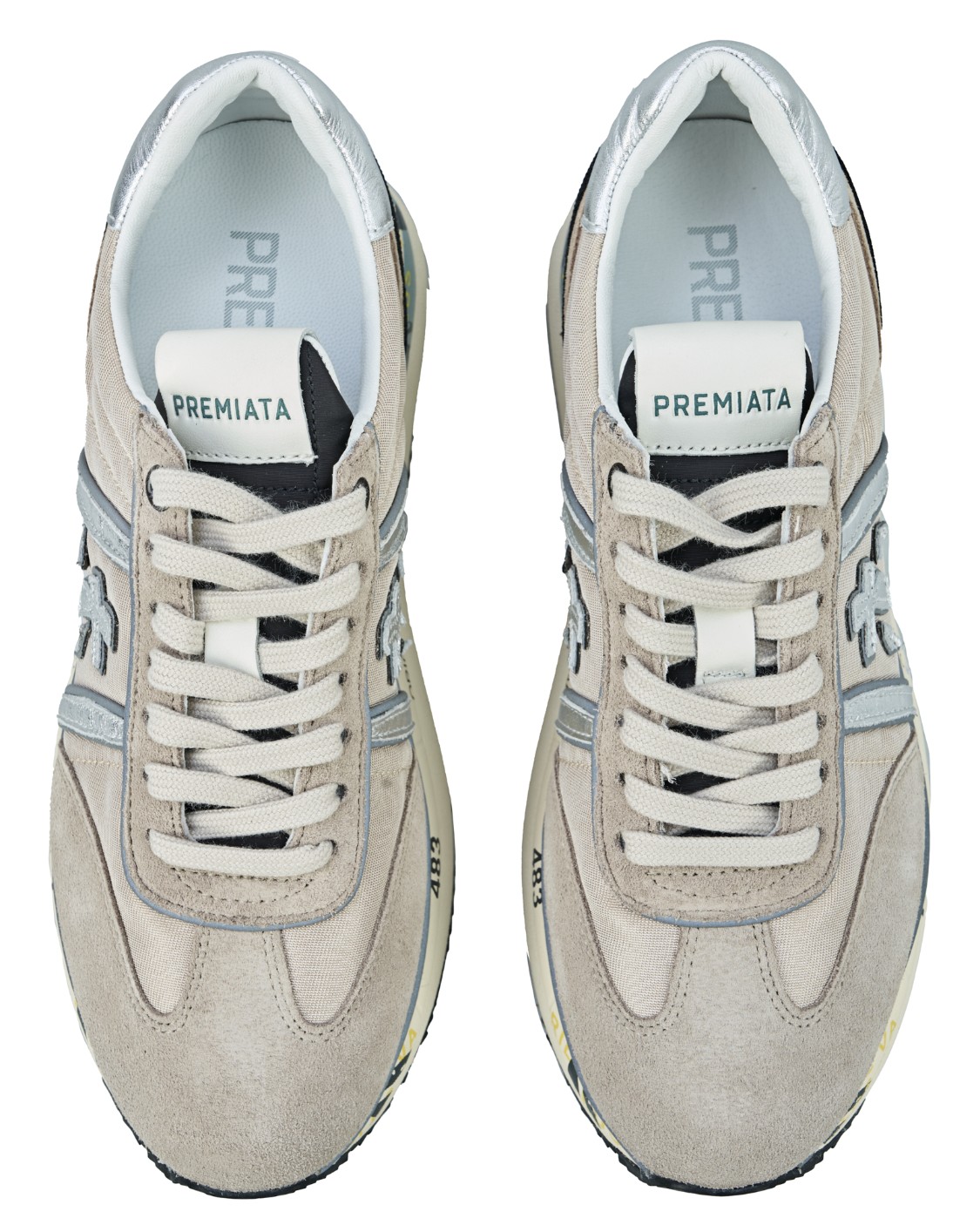 shop PREMIATA Saldi Scarpe: Premiata sneakers "Conny" in mix di materiali tecnici e pellami. Modello con punta tonda.
Chiusura con lacci.
Logo sulla linguetta.
Caviglia imbottita.
Topponcino arricchito da una particolare stampa ripresa anche sulla linguetta.
Soletta in gomma.
Altezza Suola 4 cm.
Fusbet Interno 27 cm.
Composizione: SOLE: 85% EVA 15% PHYLON (PLASTIC MATERIAL) UPPER: 40% CALF LEATHER 30% PL 10% PA 10% PU 10% PC LINING: 100% GOAT LEATHER.
Made in Vietnam.. CONNY-6491 number 2958771